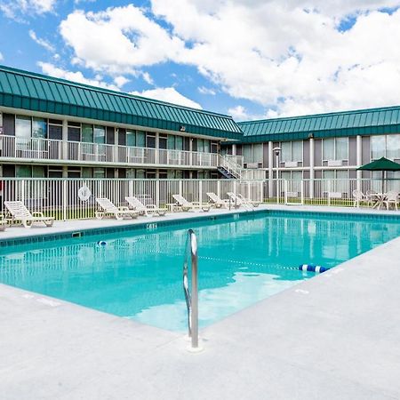 Red Roof Inn & Suites Dekalb Luaran gambar