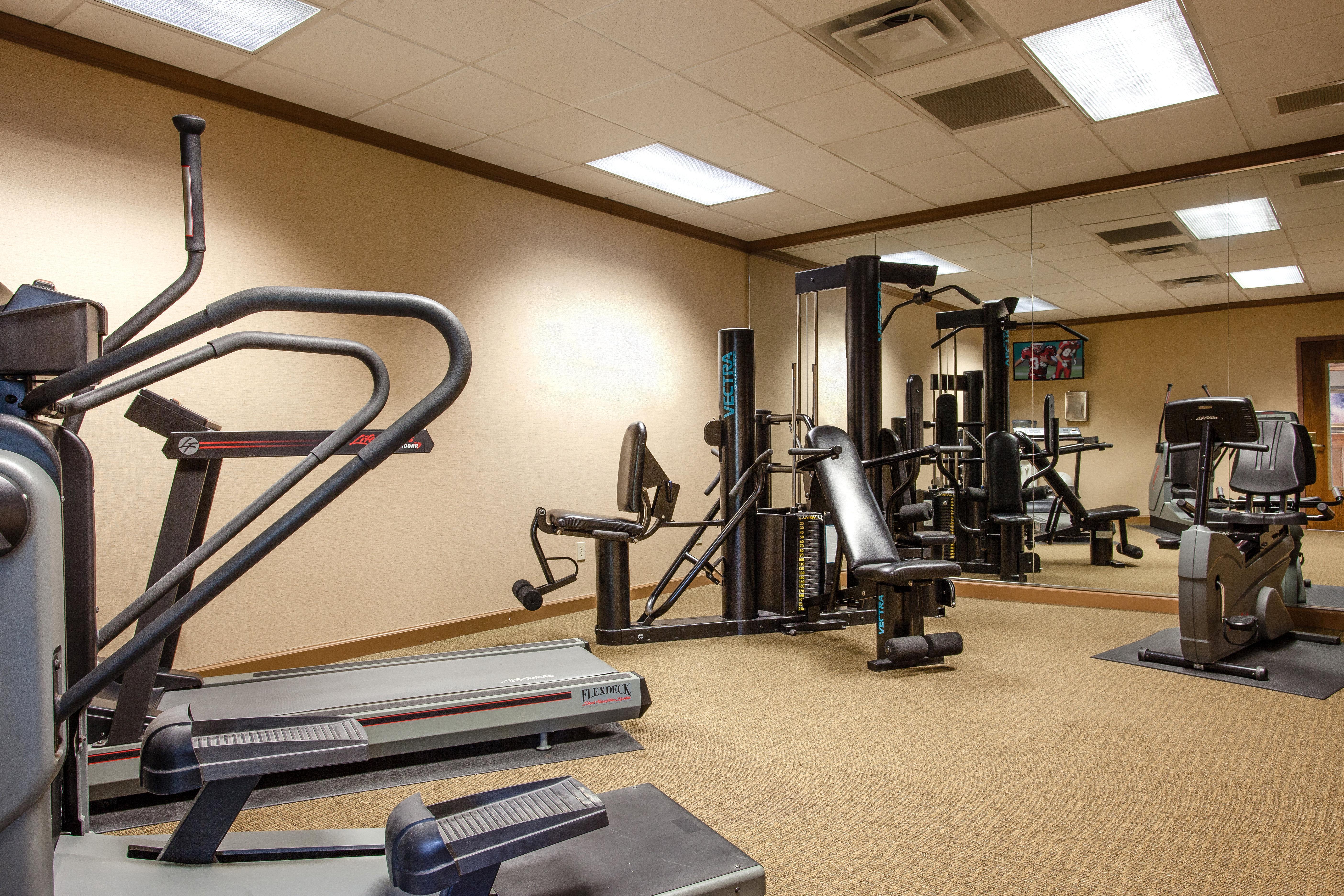 Red Roof Inn & Suites Dekalb Luaran gambar