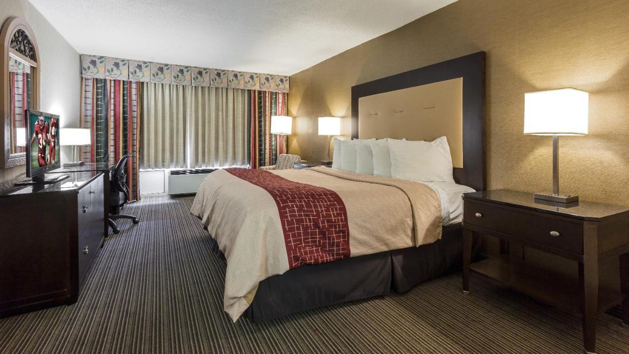 Red Roof Inn & Suites Dekalb Luaran gambar