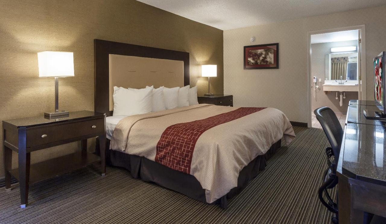 Red Roof Inn & Suites Dekalb Luaran gambar