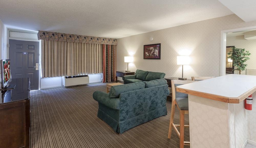 Red Roof Inn & Suites Dekalb Luaran gambar