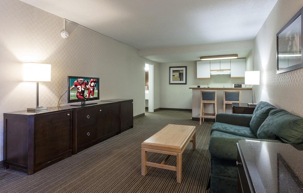 Red Roof Inn & Suites Dekalb Luaran gambar