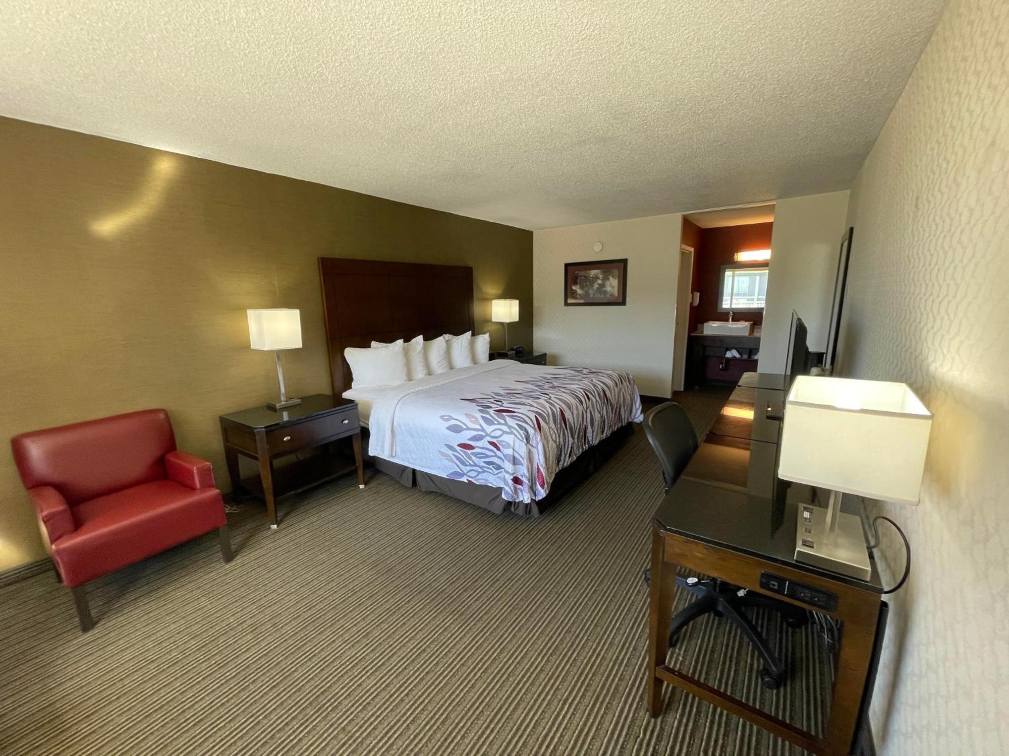 Red Roof Inn & Suites Dekalb Luaran gambar