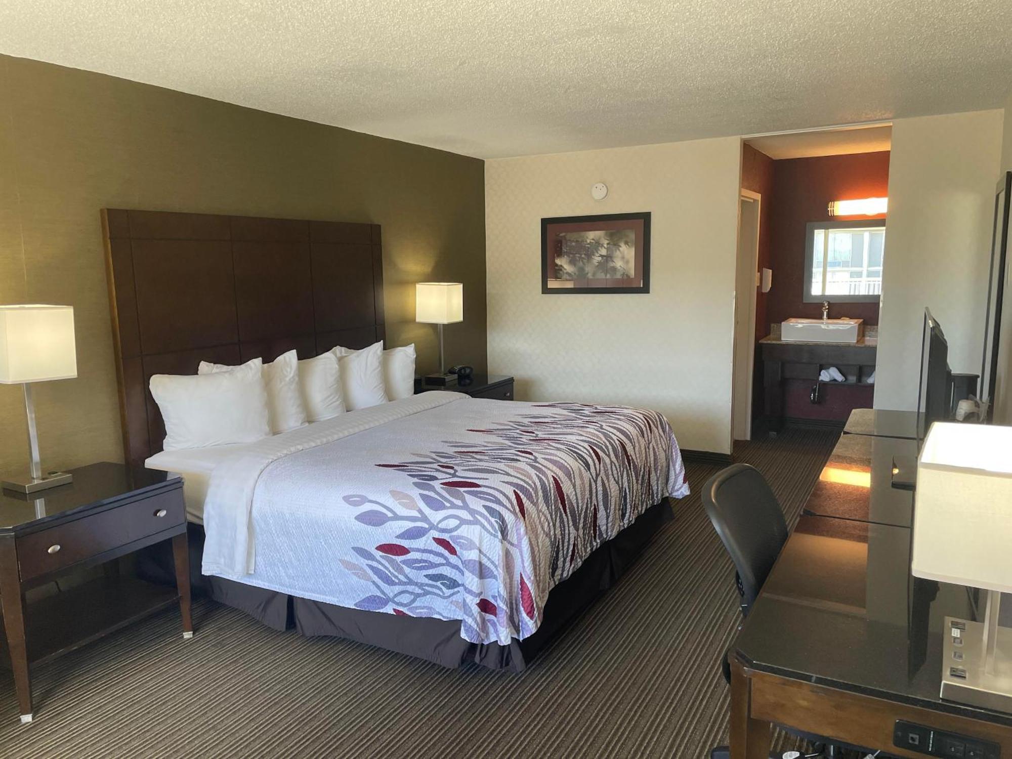 Red Roof Inn & Suites Dekalb Luaran gambar