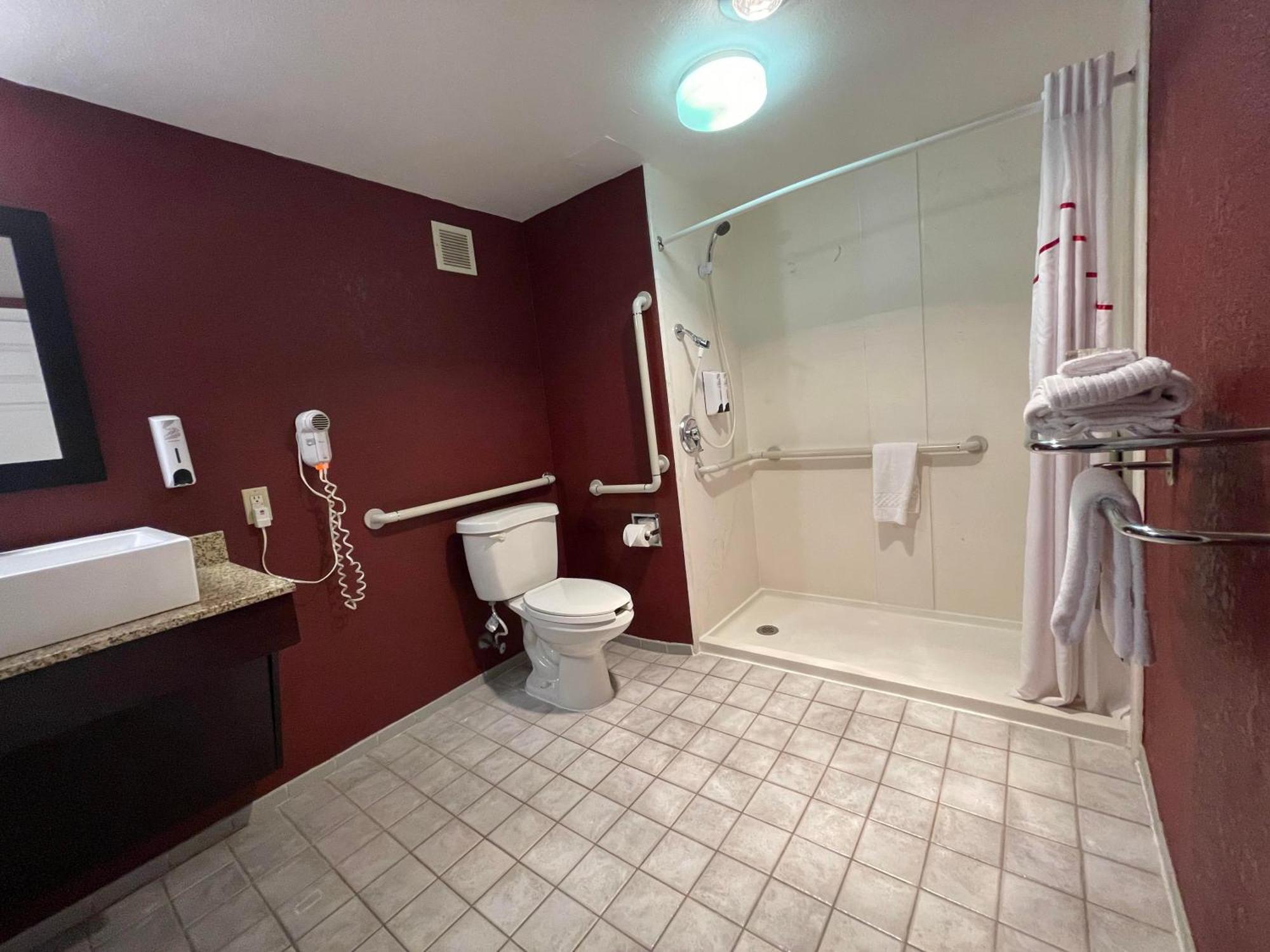 Red Roof Inn & Suites Dekalb Luaran gambar