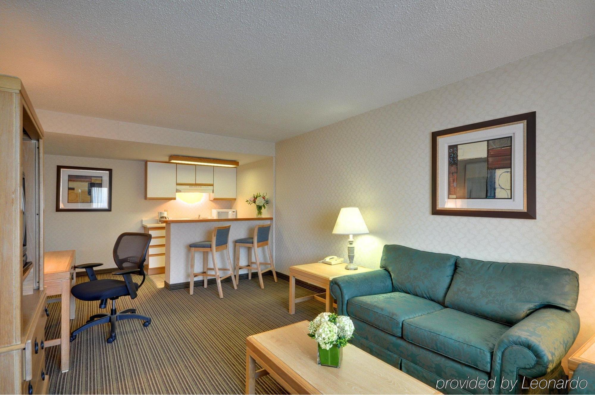 Red Roof Inn & Suites Dekalb Bilik gambar
