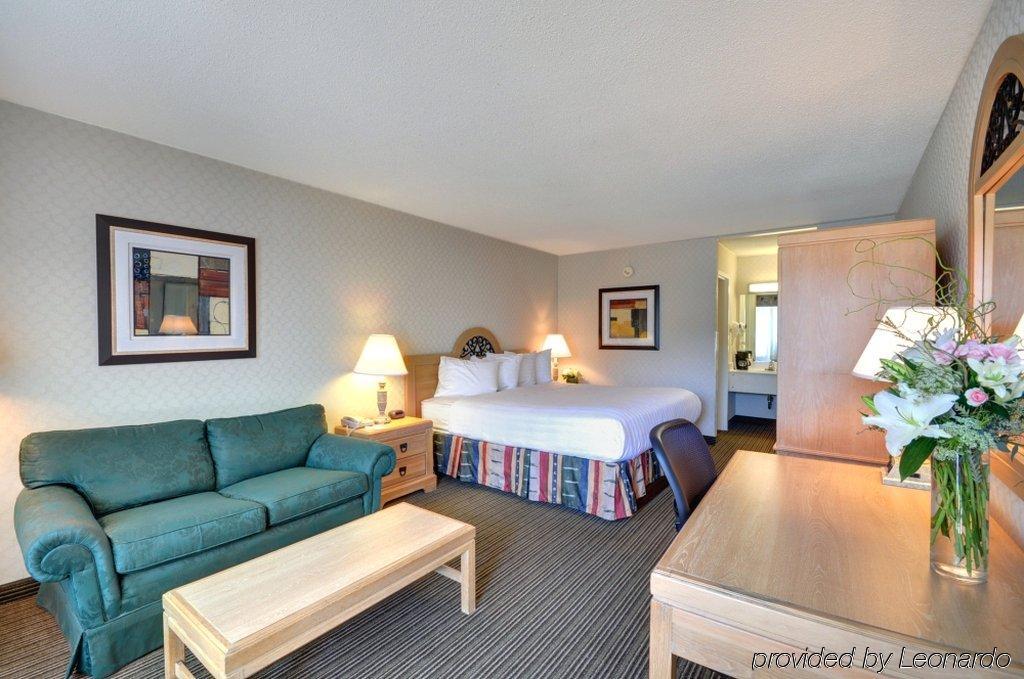 Red Roof Inn & Suites Dekalb Bilik gambar