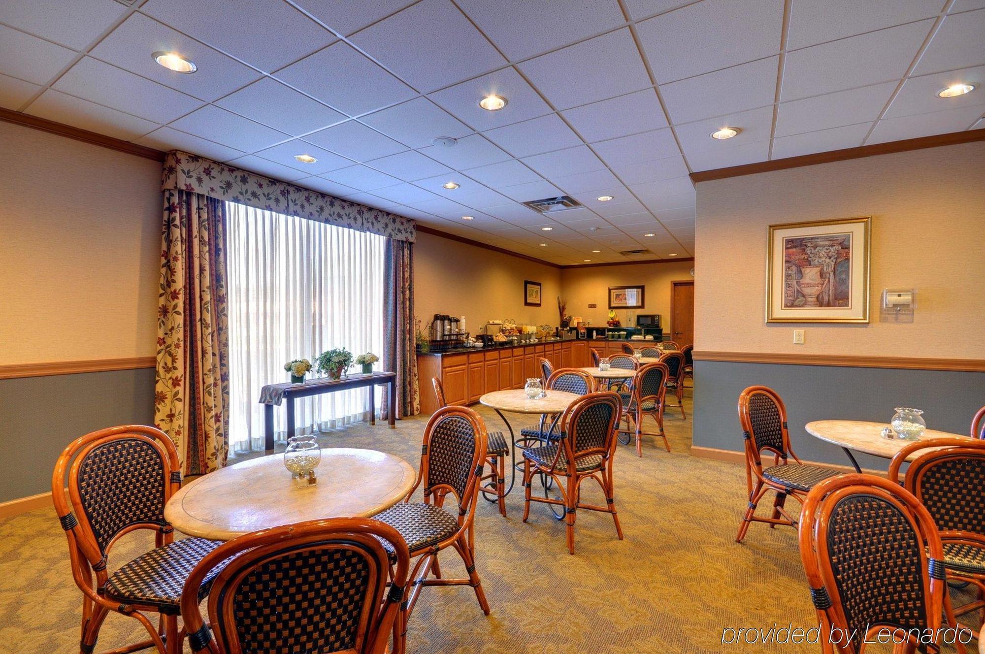 Red Roof Inn & Suites Dekalb Restoran gambar