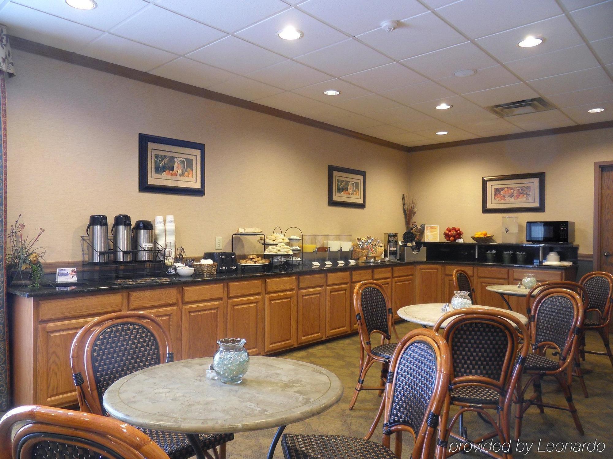 Red Roof Inn & Suites Dekalb Restoran gambar